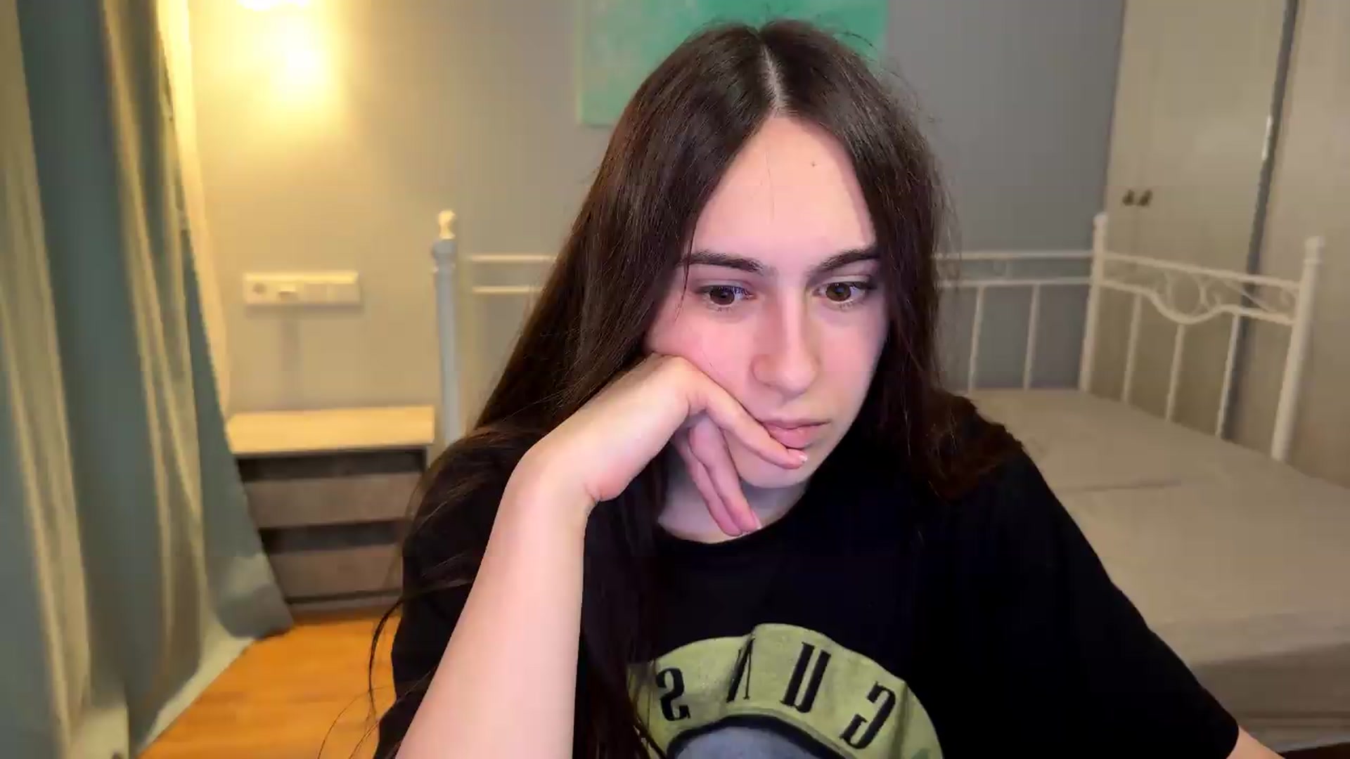Gallery image thumbnail from ulohu's myfreecams stream on, 07/17/2026, 07:04 image 1 of 20
