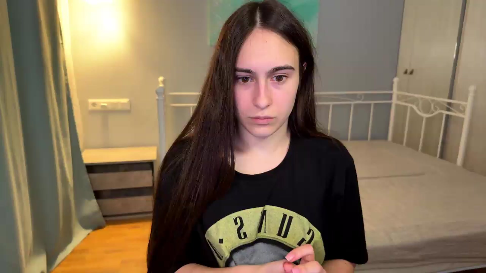 Gallery image thumbnail from ulohu's myfreecams stream on, 07/17/2026, 07:04 image 4 of 20