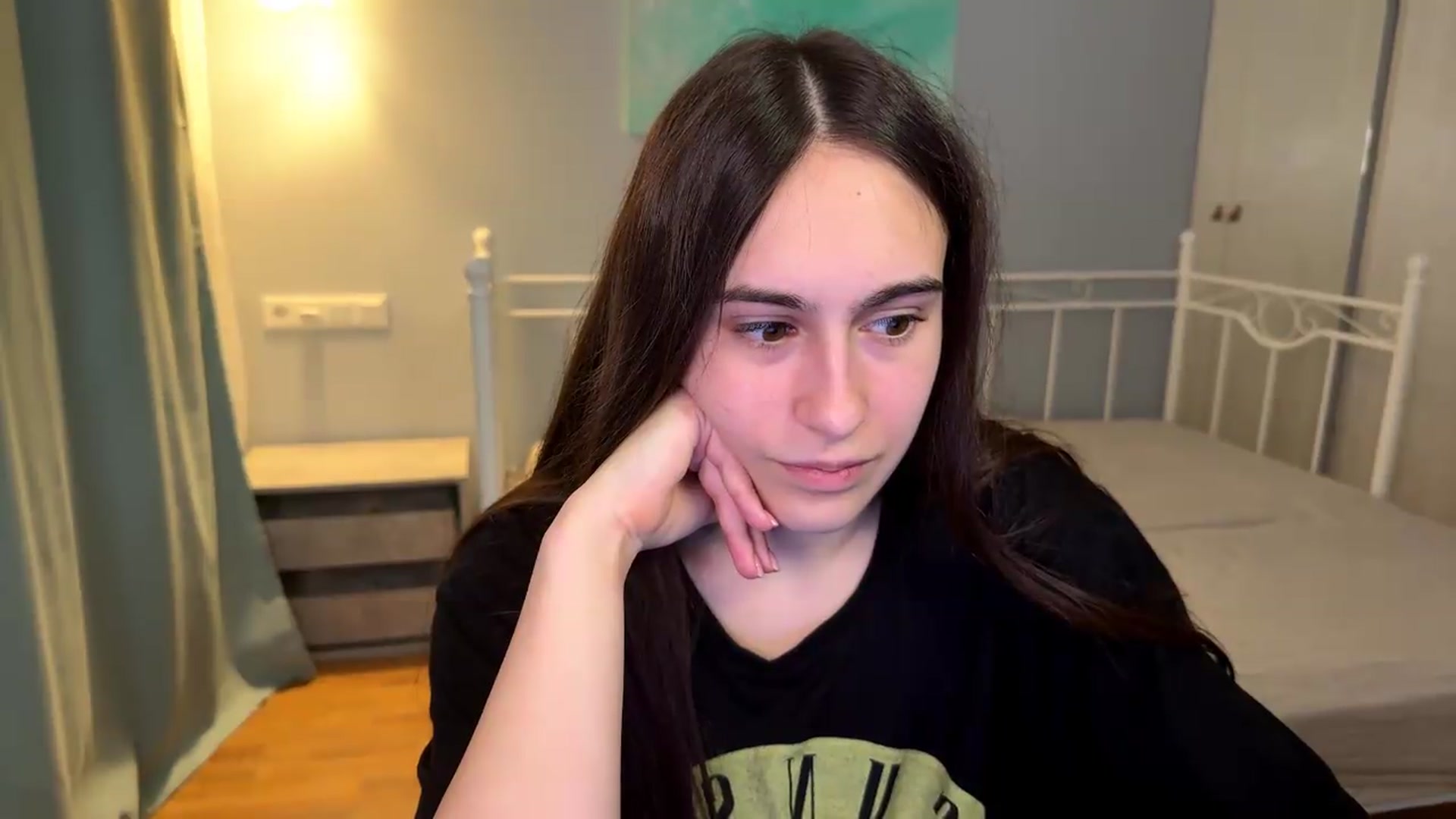 Gallery image thumbnail from ulohu's myfreecams stream on, 07/17/2026, 07:04 image 13 of 20