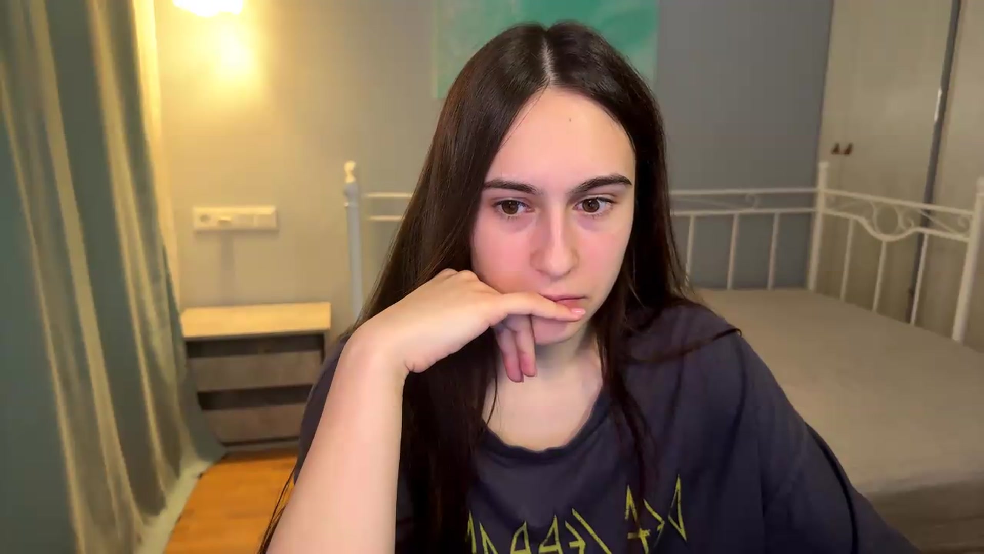 Gallery image thumbnail from ulohu's myfreecams stream on, 07/18/2026, 07:14 image 17 of 20