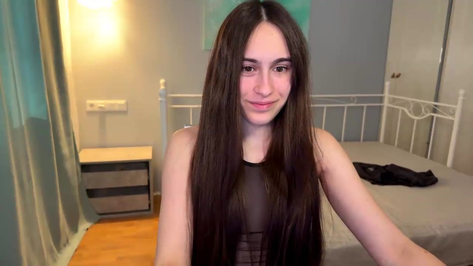 Gallery image thumbnail from ulohu's myfreecams stream on, 07/18/2026, 13:01 image 12 of 20
