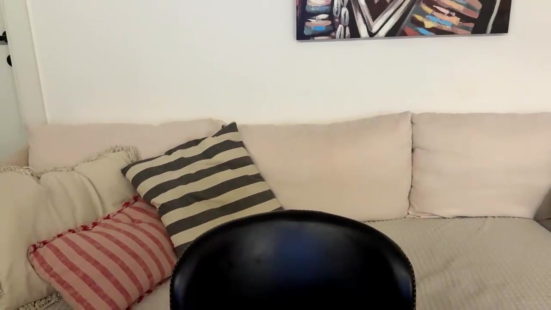 Gallery image thumbnail from ulohu's myfreecams stream on, 08/04/2026, 22:52 image 17 of 20