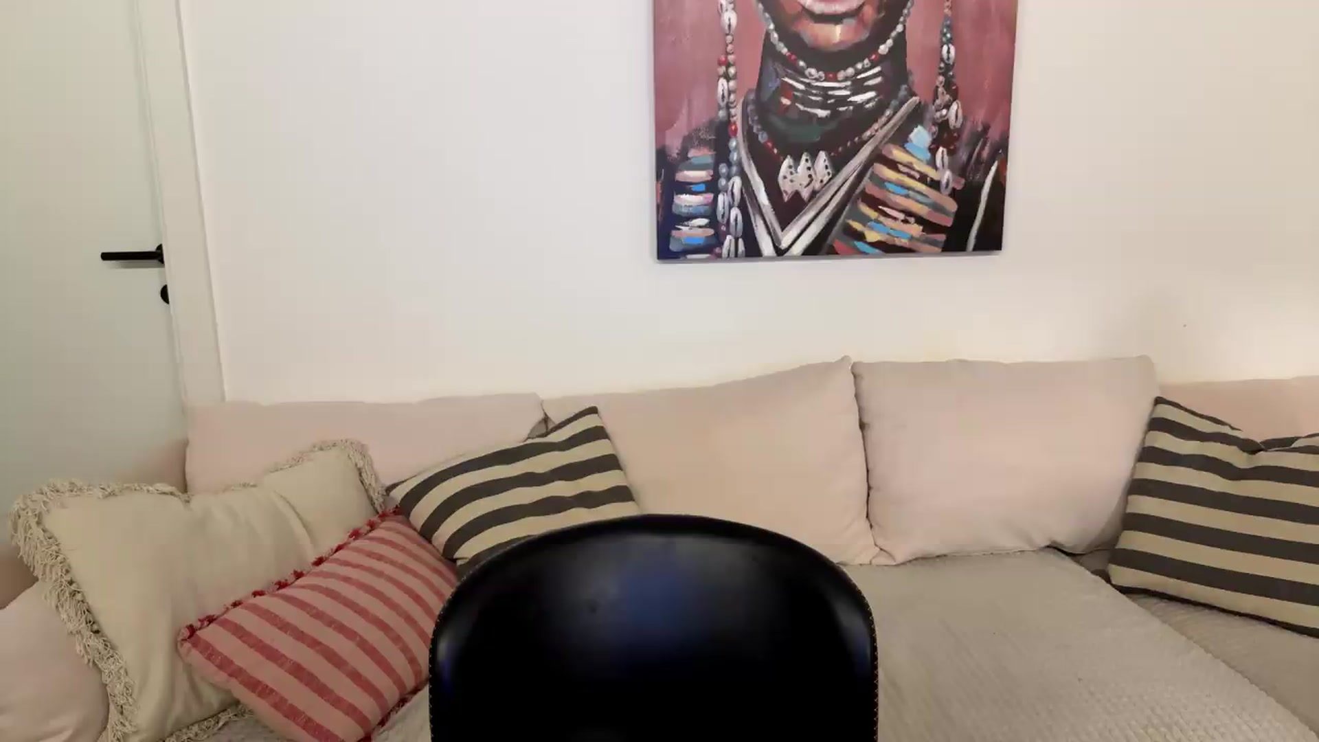 Gallery image thumbnail from ulohu's myfreecams stream on, 08/05/2026, 22:17 image 1 of 20
