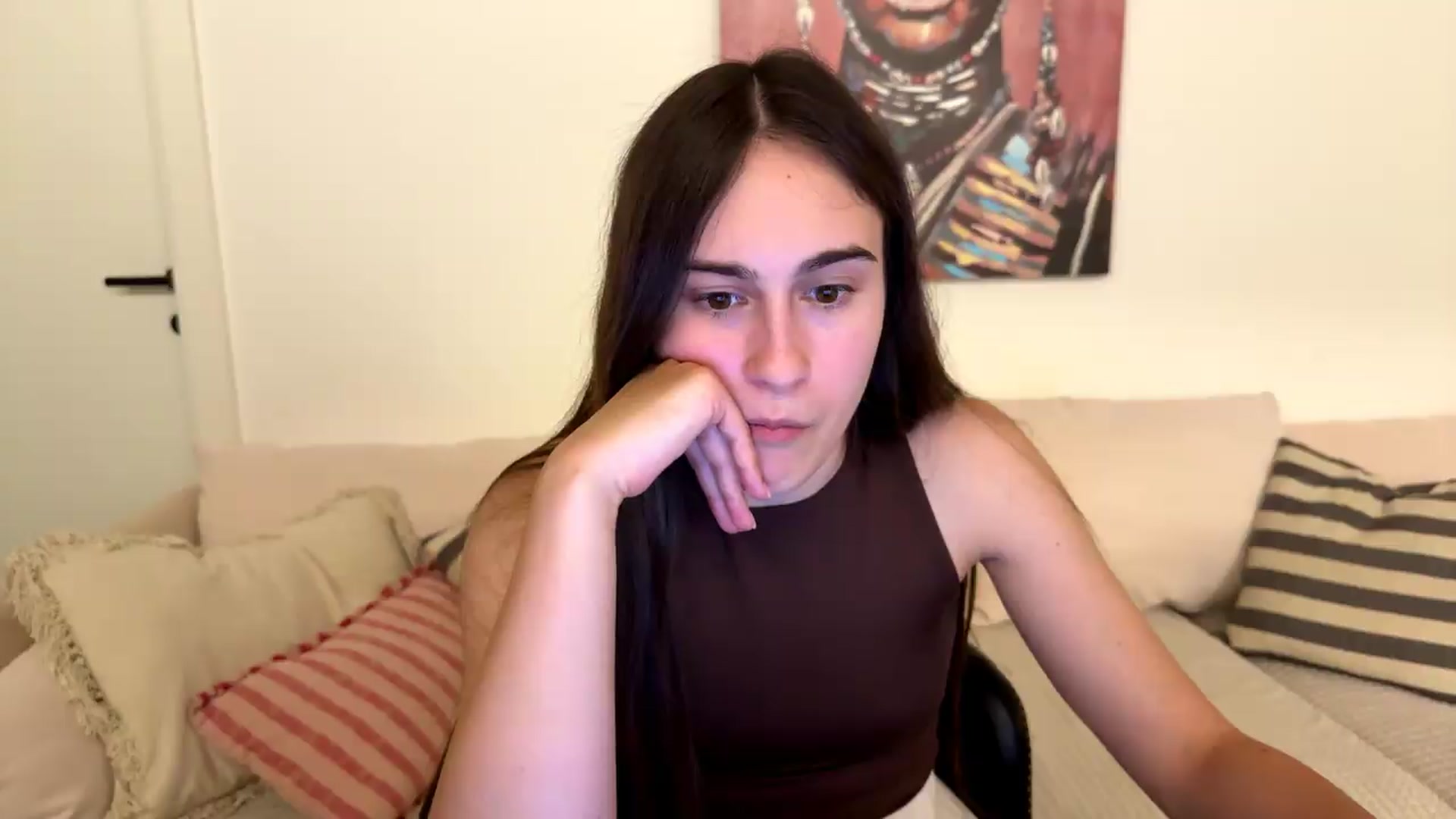 Gallery image thumbnail from ulohu's myfreecams stream on, 08/05/2026, 22:17 image 9 of 20