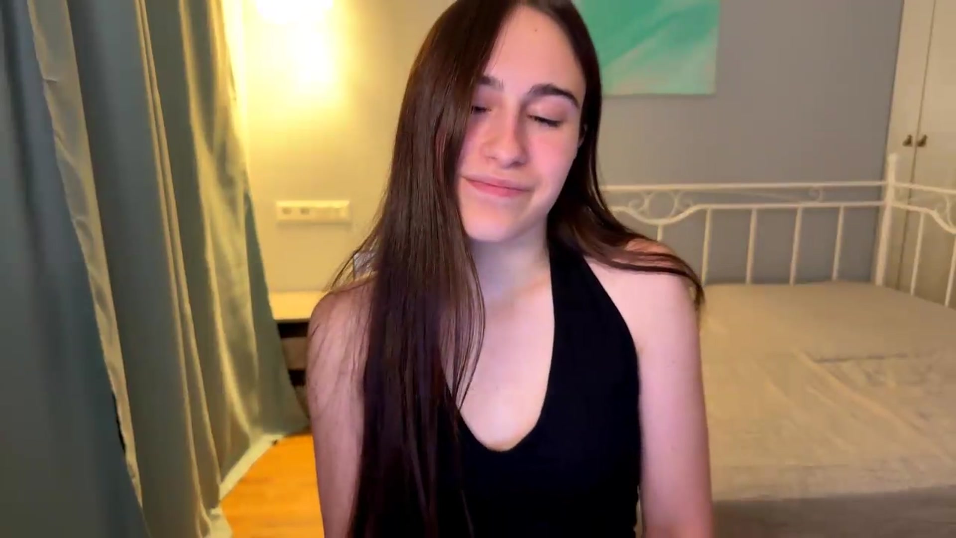 Gallery image thumbnail from ulohu's myfreecams stream on, 08/12/2026, 22:52 image 13 of 20