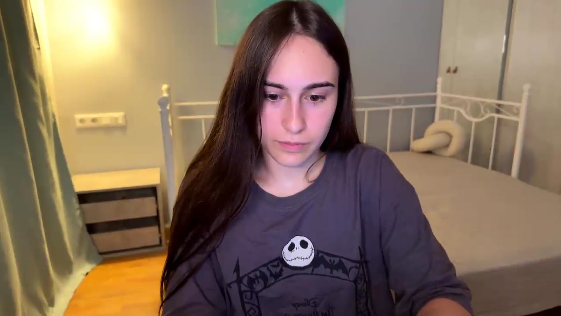 Gallery image thumbnail from ulohu's myfreecams stream on, 08/31/2026, 24:04 image 3 of 20