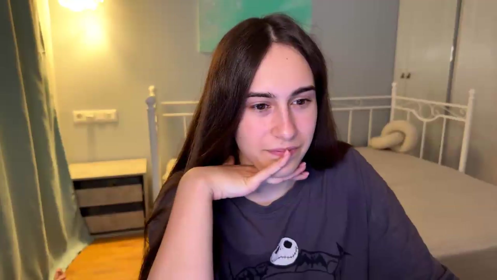 Gallery image thumbnail from ulohu's myfreecams stream on, 08/31/2026, 19:28 image 16 of 20