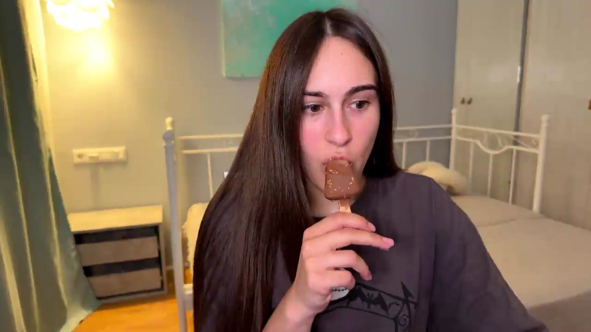 Gallery image thumbnail from ulohu's myfreecams stream on, 09/02/2026, 18:21 image 2 of 20