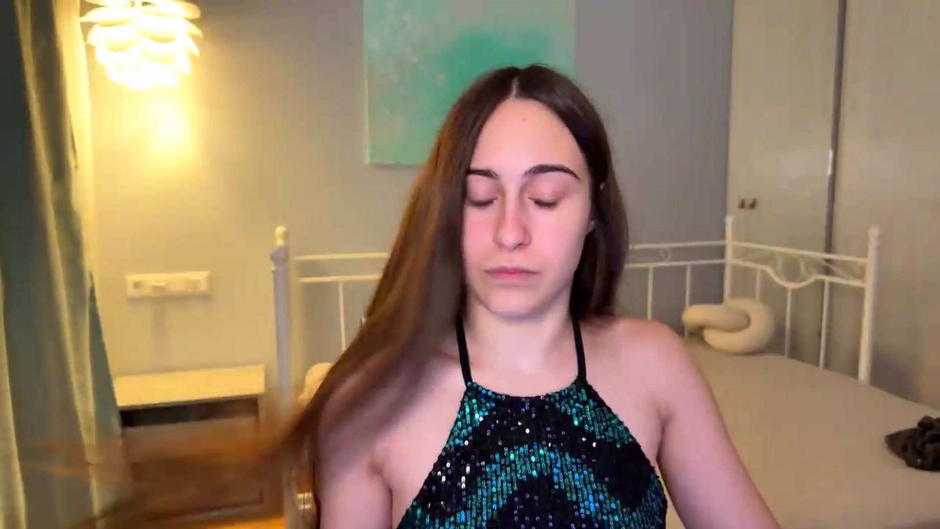 Gallery image thumbnail from ulohu's myfreecams stream on, 09/04/2026, 21:48 image 18 of 20