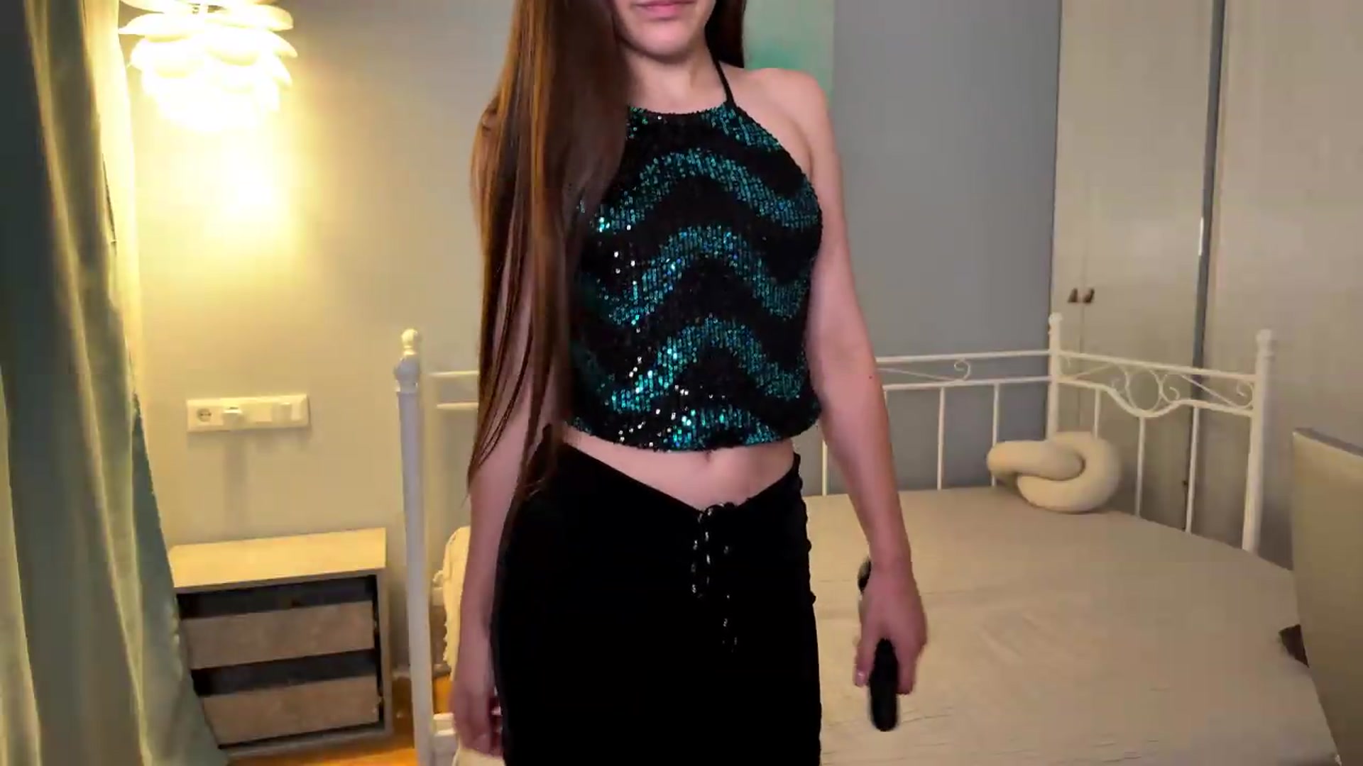 Gallery image thumbnail from ulohu's myfreecams stream on, 09/04/2026, 21:48 image 17 of 20