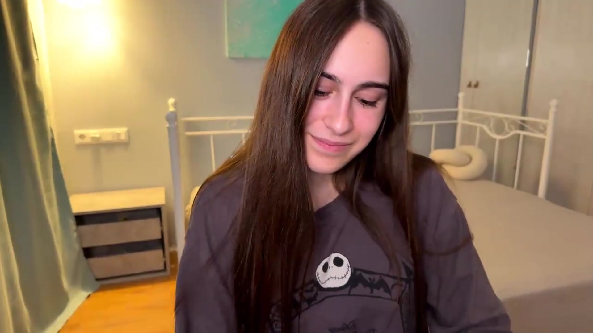 Gallery image thumbnail from ulohu's myfreecams stream on, 09/04/2026, 23:24 image 12 of 20