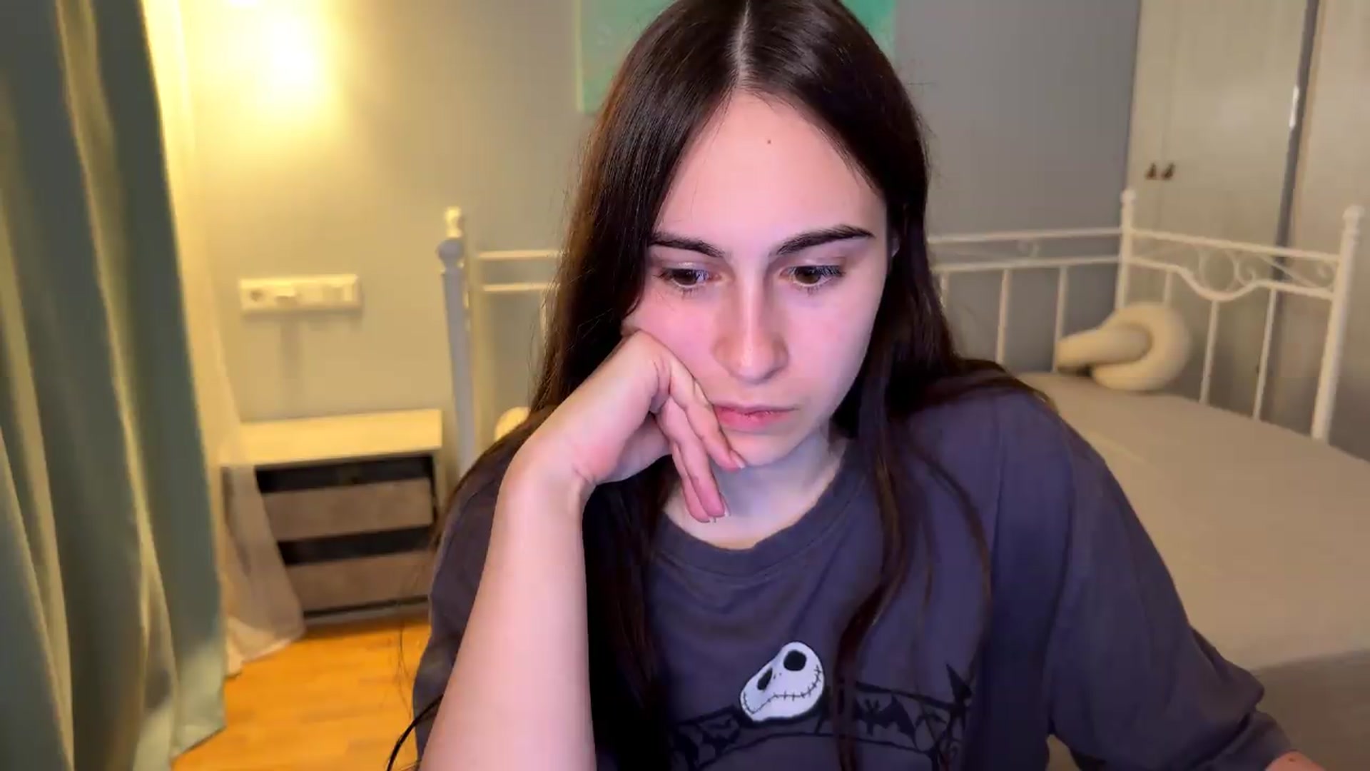 Gallery image thumbnail from ulohu's myfreecams stream on, 09/07/2026, 24:42 image 18 of 20