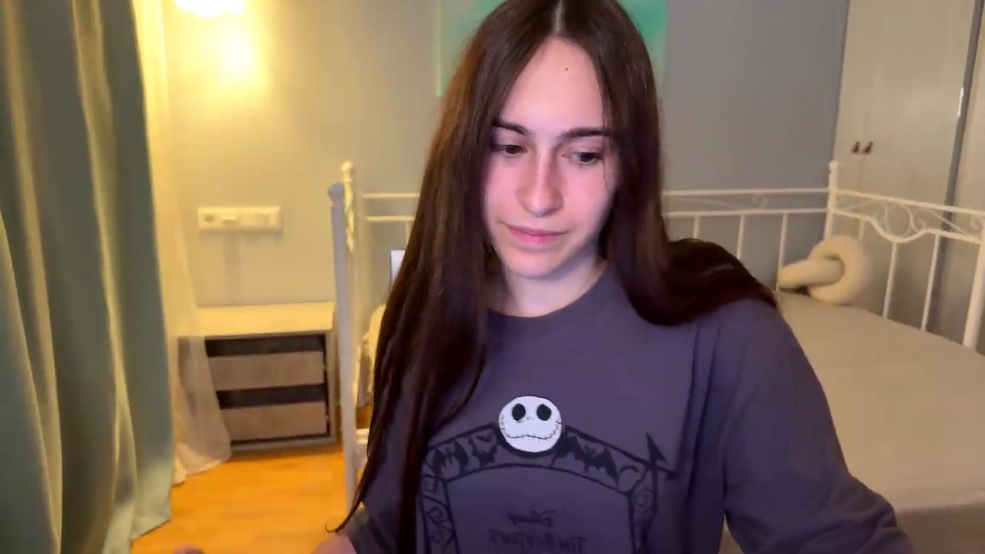 Gallery image thumbnail from ulohu's myfreecams stream on, 09/08/2026, 24:00 image 15 of 20
