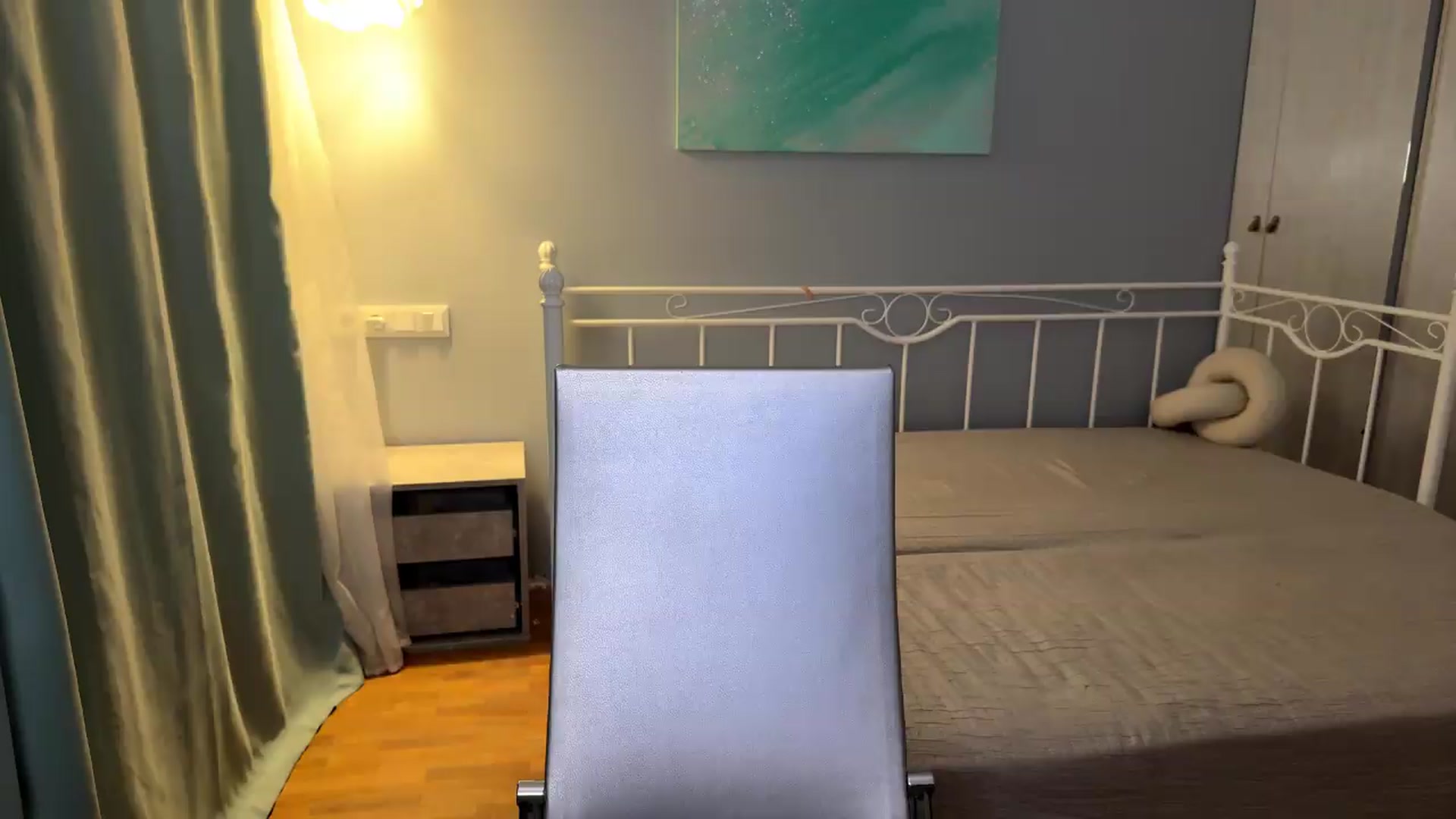 Gallery image thumbnail from ulohu's myfreecams stream on, 09/08/2026, 22:05 image 3 of 20