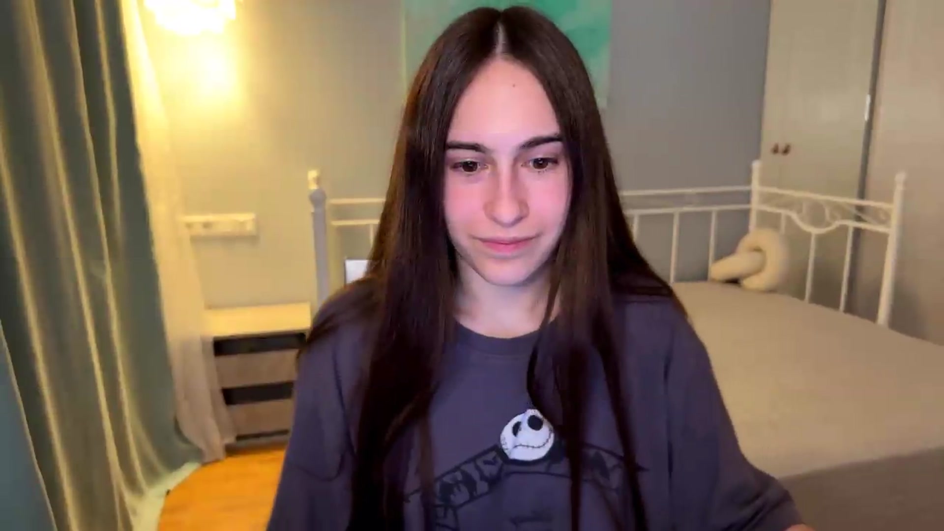 Gallery image thumbnail from ulohu's myfreecams stream on, 09/12/2026, 01:41 image 11 of 20