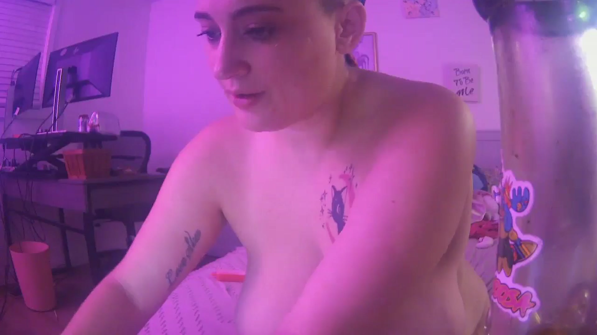 Gallery image thumbnail from unheavenly_'s myfreecams stream on, 11/02/2025, 12:16 image 20 of 20