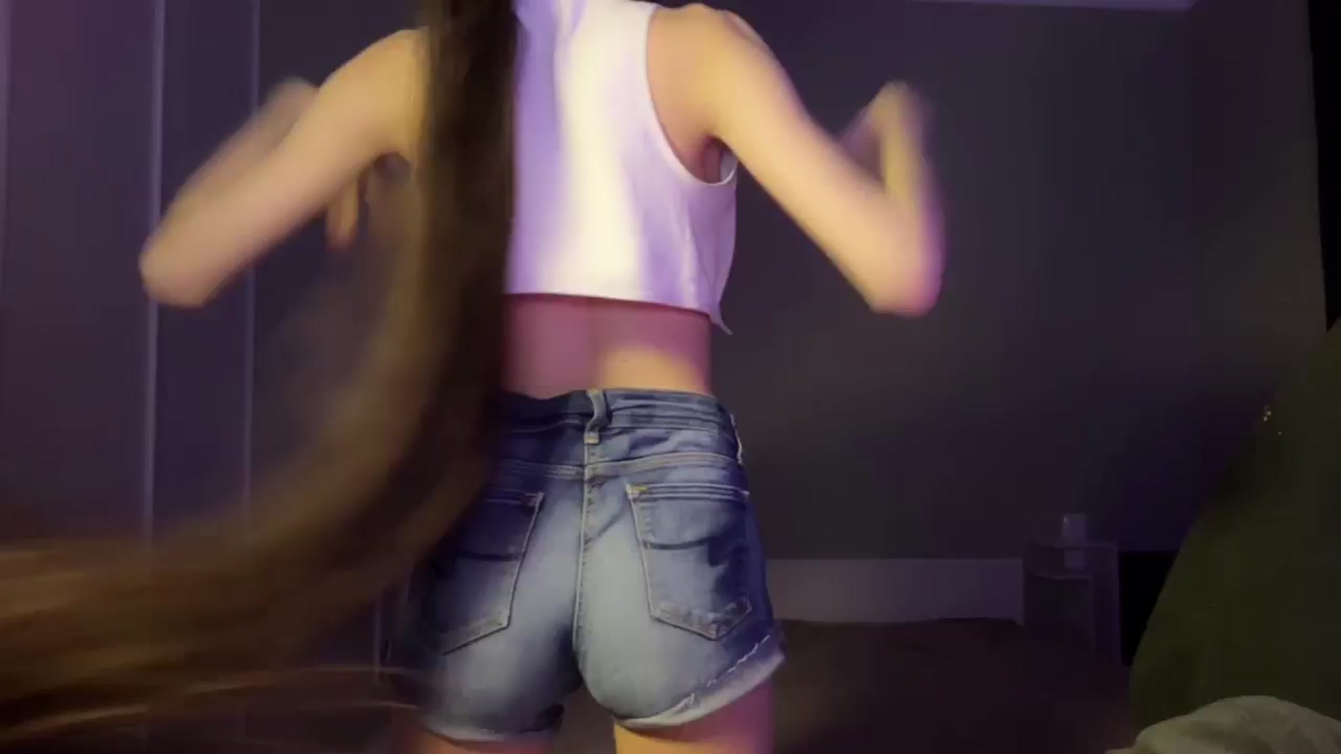Gallery image thumbnail from unhollymeow's myfreecams stream on, 05/20/2024, 21:15 image 5 of 20
