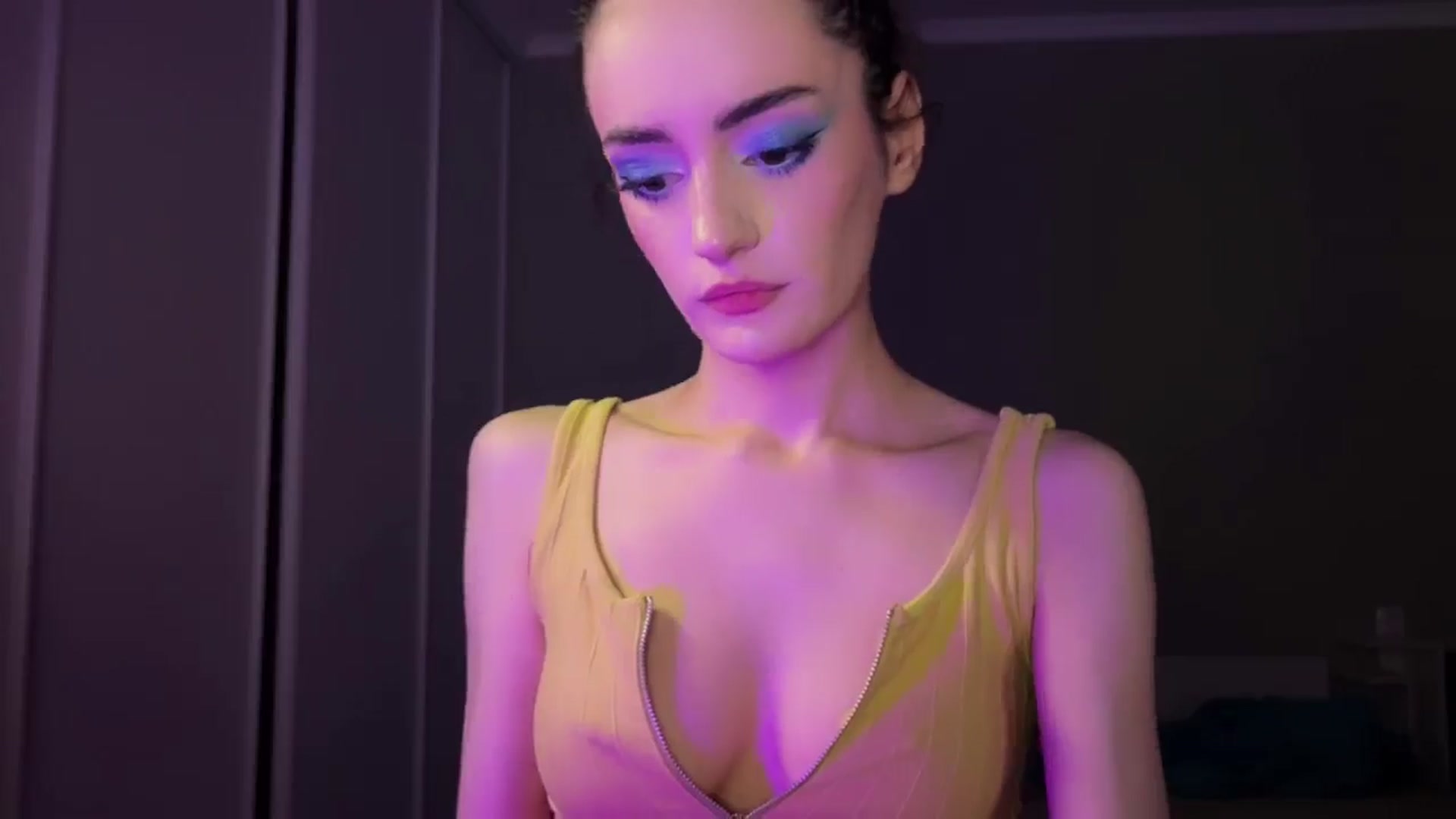 Gallery image thumbnail from unhollymeow's myfreecams stream on, 05/27/2024, 19:26 image 13 of 20