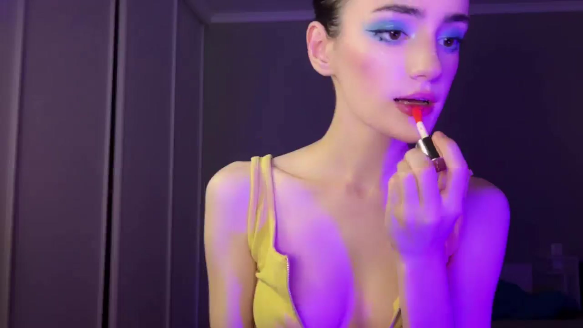 Gallery image thumbnail from unhollymeow's myfreecams stream on, 05/27/2024, 19:26 image 19 of 20