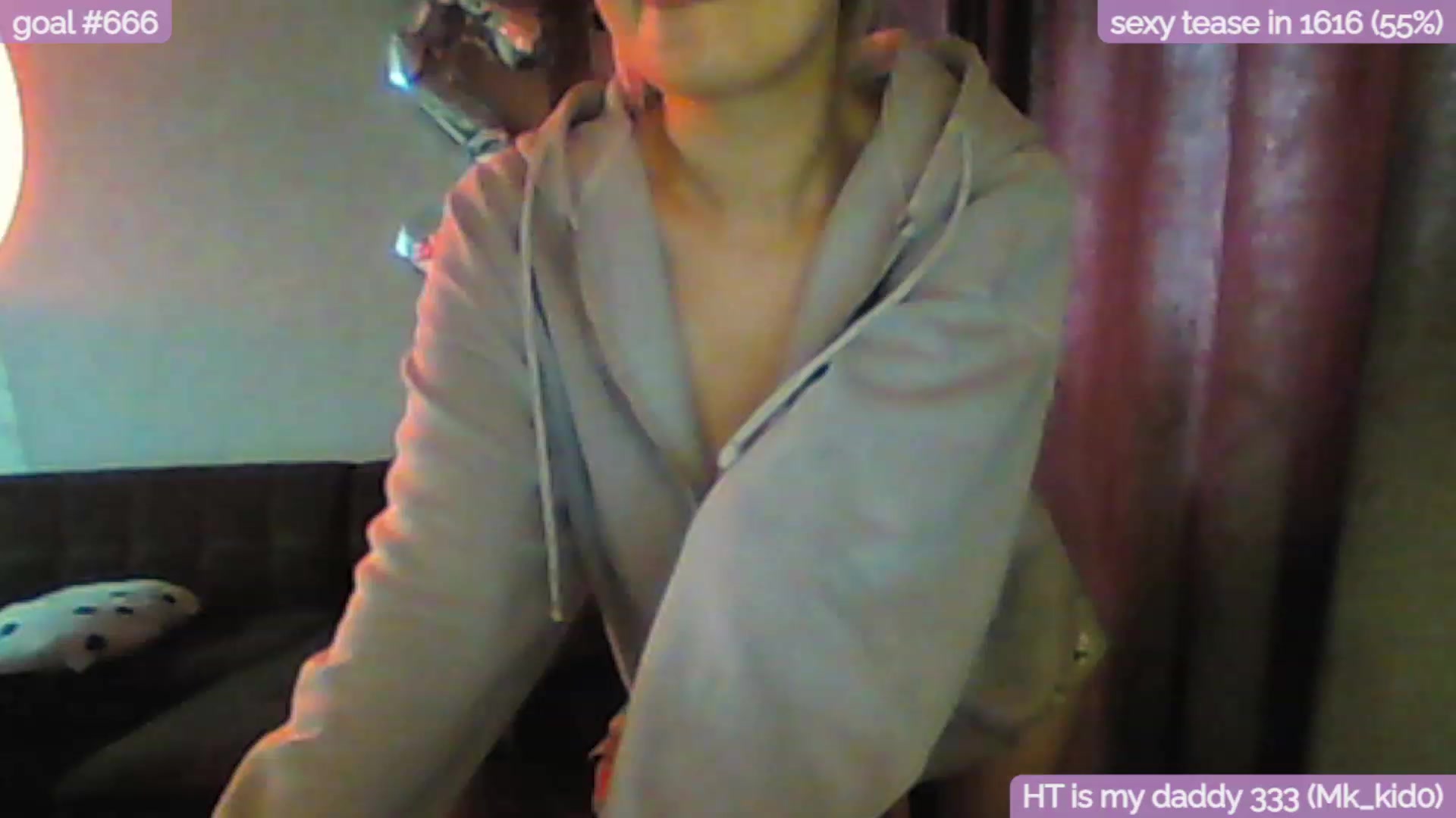 Gallery image thumbnail from unique_one's myfreecams stream on, 04/10/2023, 03:27 image 20 of 20