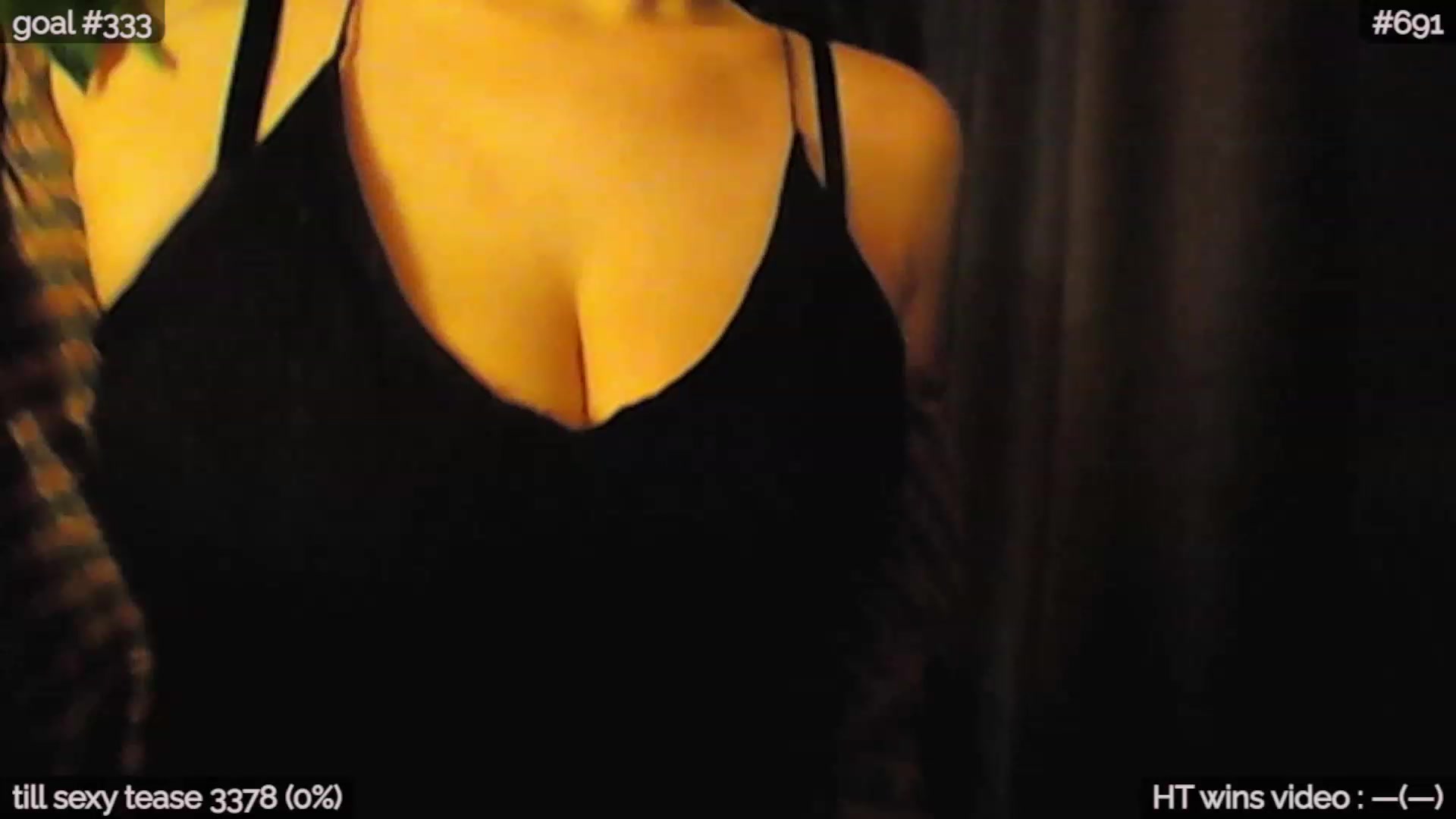 Gallery image thumbnail from unique_one's myfreecams stream on, 05/31/2023, 15:36 image 15 of 20