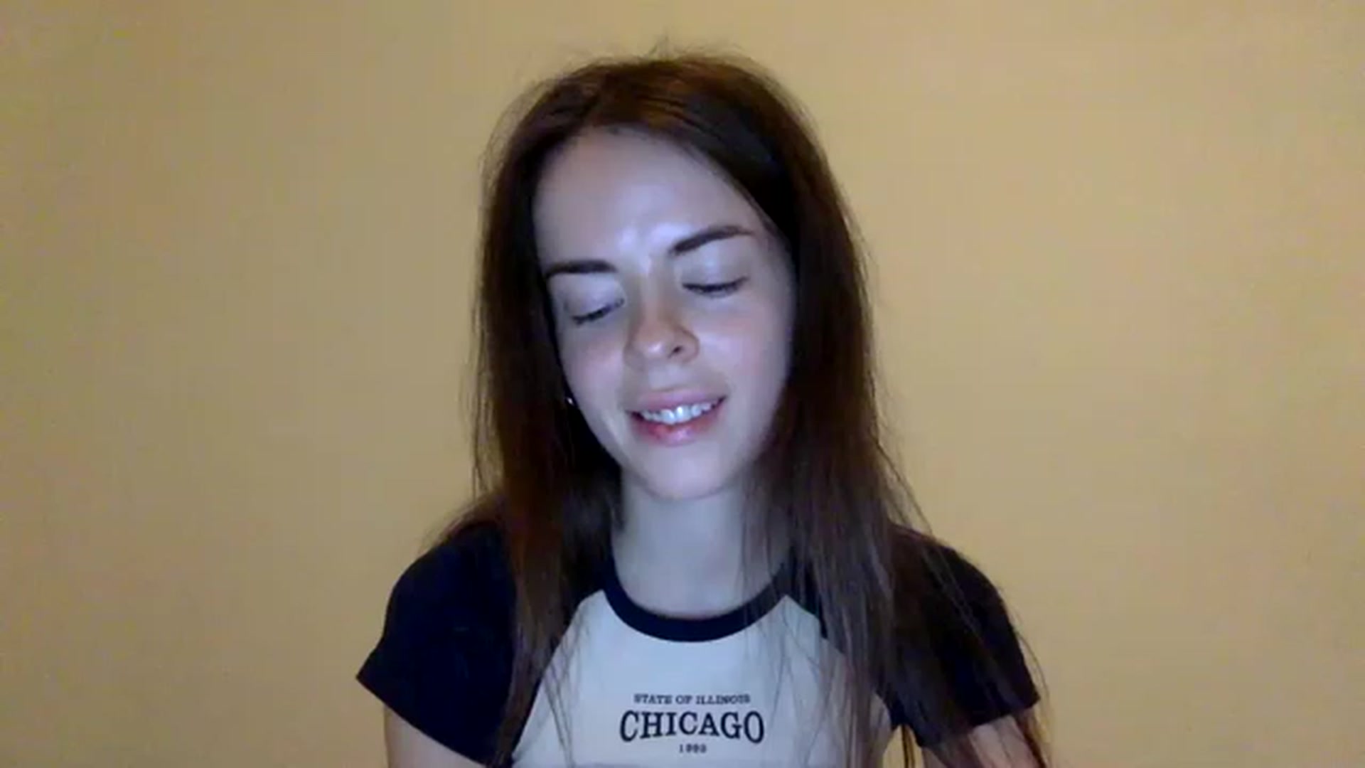 Gallery image thumbnail from unknown_sun's myfreecams stream on, 12/18/2022, 20:37 image 20 of 20