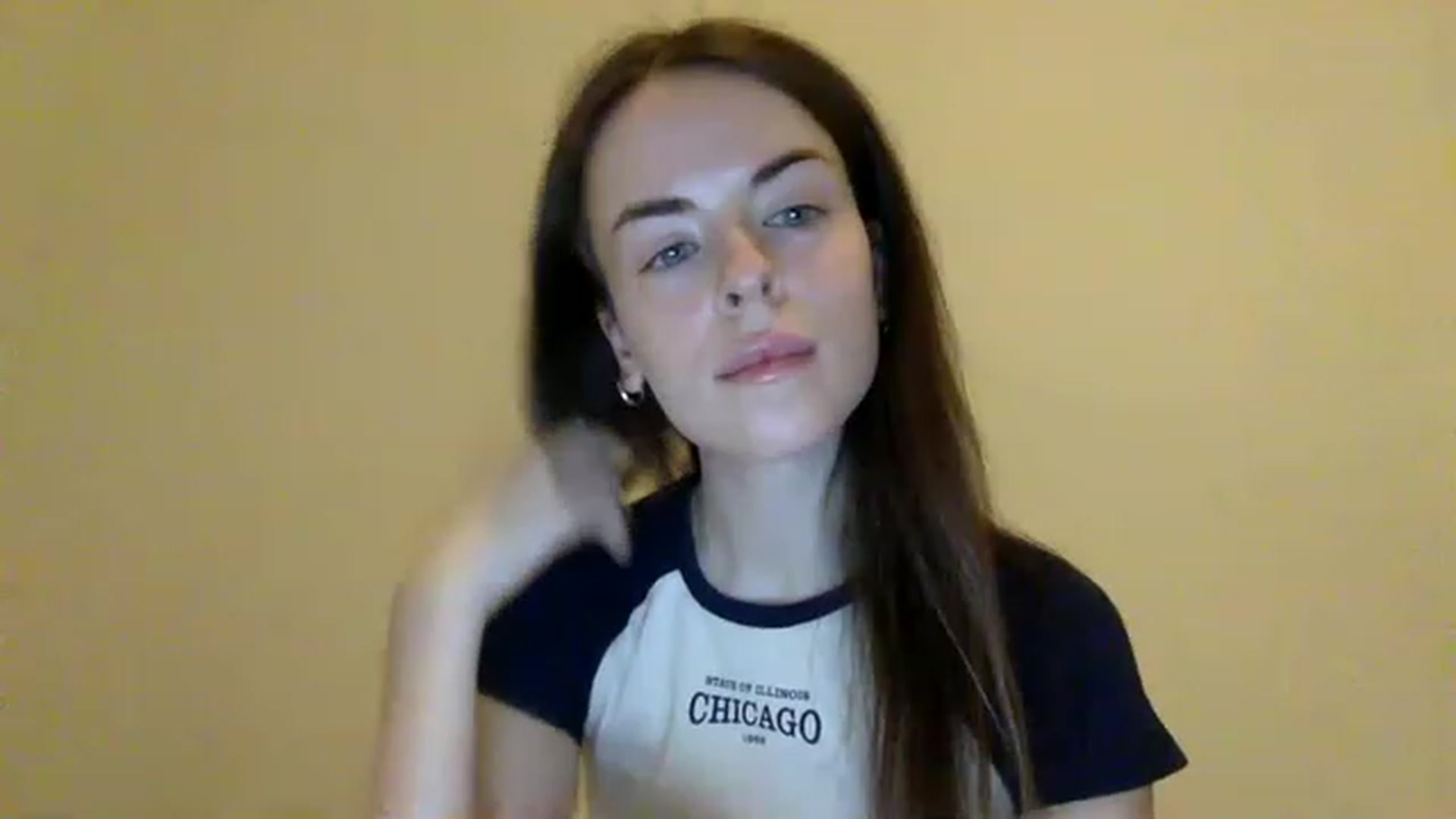 Gallery image thumbnail from unknown_sun's myfreecams stream on, 12/18/2022, 20:37 image 6 of 20