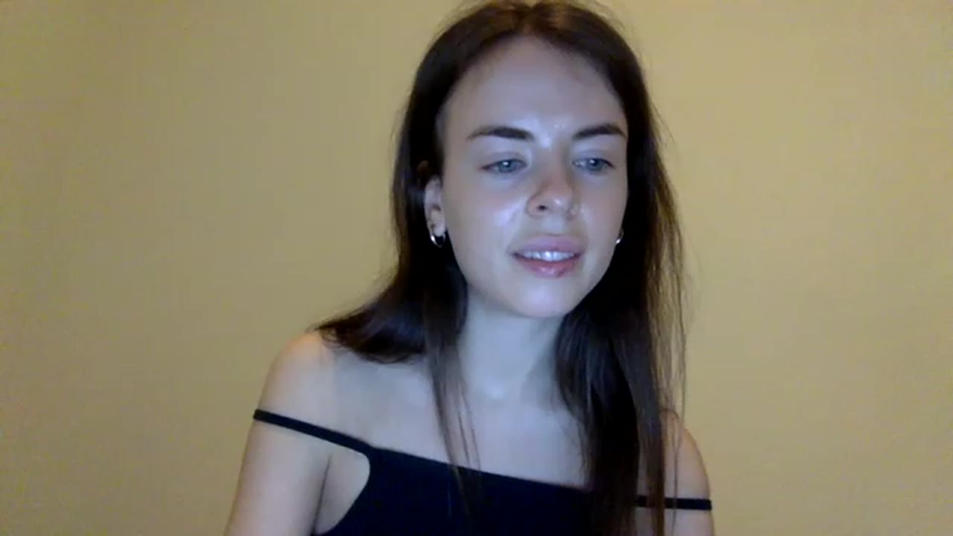 Gallery image thumbnail from unknown_sun's myfreecams stream on, 12/23/2022, 21:36 image 12 of 20