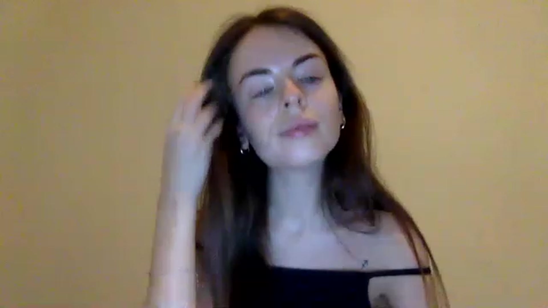 Gallery image thumbnail from unknown_sun's myfreecams stream on, 12/23/2022, 21:36 image 14 of 20