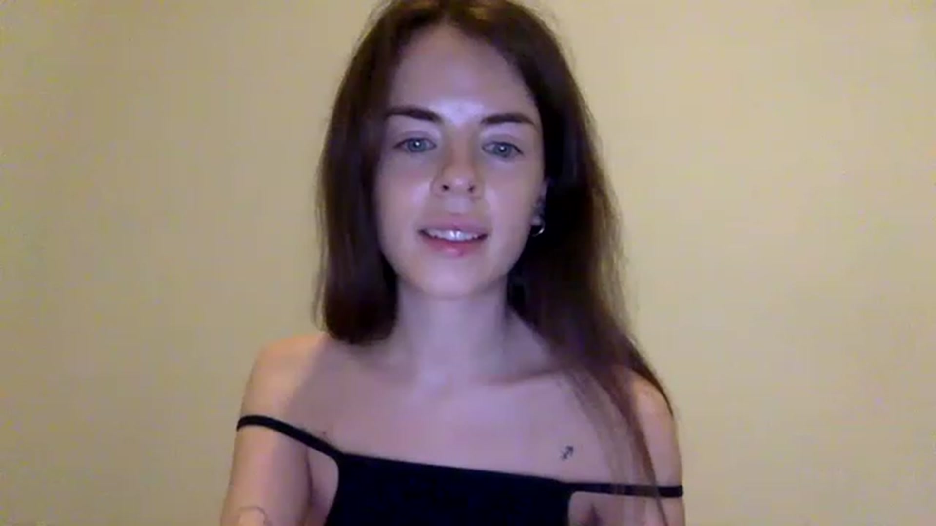 Gallery image thumbnail from unknown_sun's myfreecams stream on, 12/23/2022, 21:36 image 11 of 20