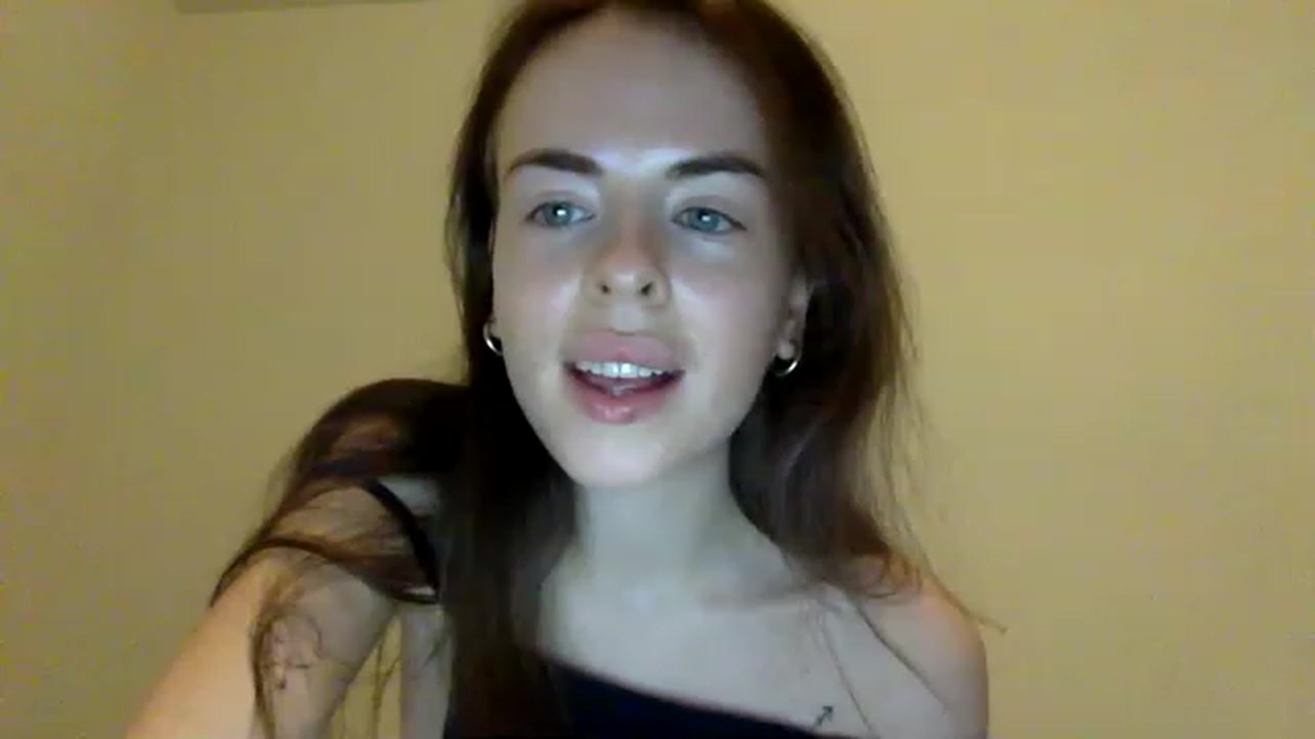 Gallery image thumbnail from unknown_sun's myfreecams stream on, 12/23/2022, 21:36 image 18 of 20