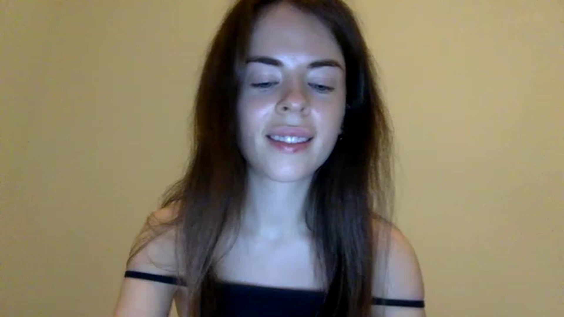 Gallery image thumbnail from unknown_sun's myfreecams stream on, 12/23/2022, 21:36 image 10 of 20