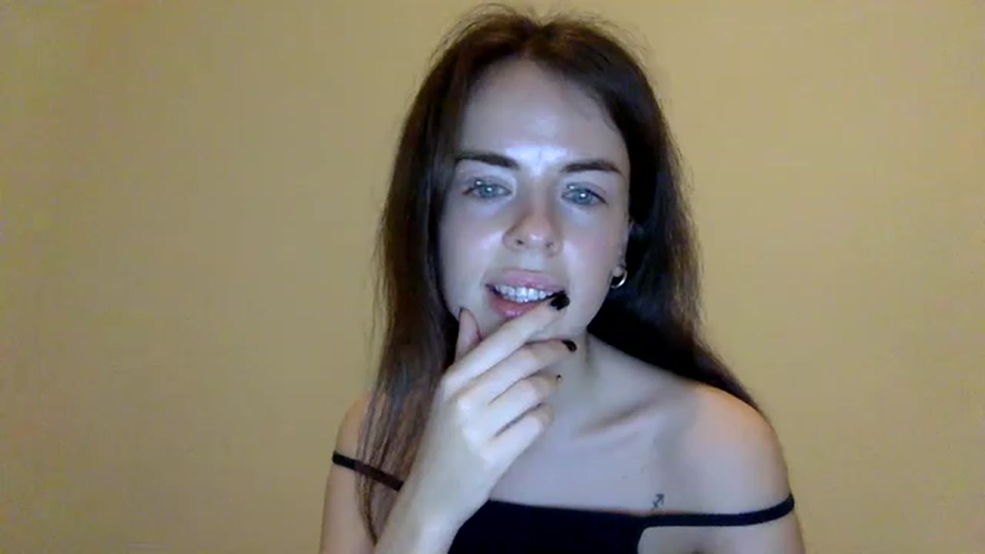 Gallery image thumbnail from unknown_sun's myfreecams stream on, 12/23/2022, 21:36 image 3 of 20