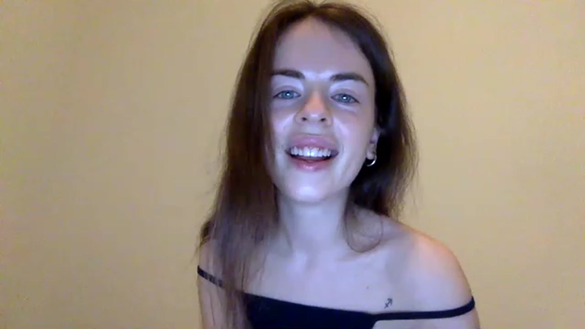 Gallery image thumbnail from unknown_sun's myfreecams stream on, 12/23/2022, 21:36 image 1 of 20