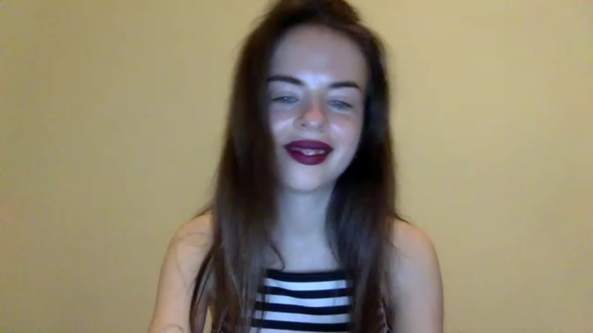 Gallery image thumbnail from unknown_sun's myfreecams stream on, 12/25/2022, 21:43 image 14 of 20
