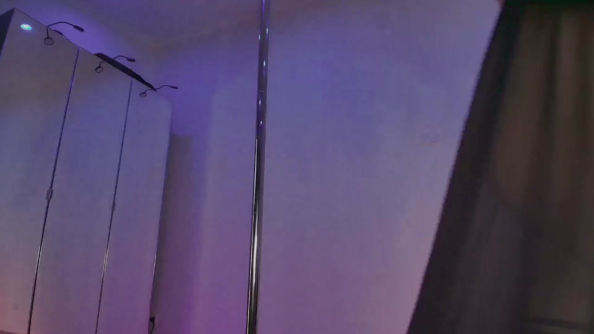 Gallery image thumbnail from unnerving's myfreecams stream on, 10/13/2025, 24:03 image 12 of 20
