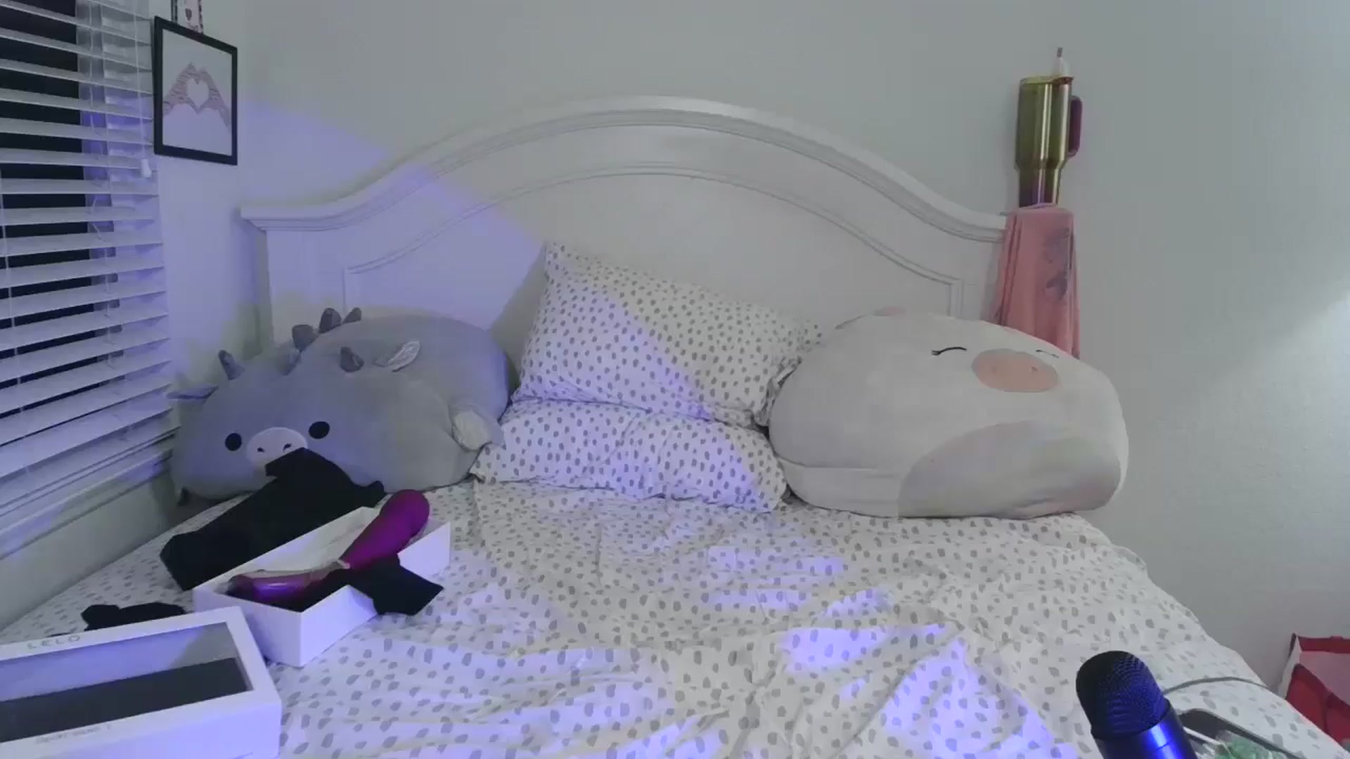Gallery image thumbnail from urSEOULmate's myfreecams stream on, 09/23/2024, 09:47 image 18 of 20