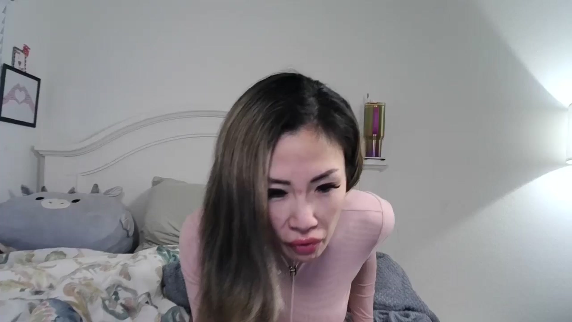 Gallery image thumbnail from urSEOULmate's myfreecams stream on, 10/21/2024, 14:05 image 9 of 20