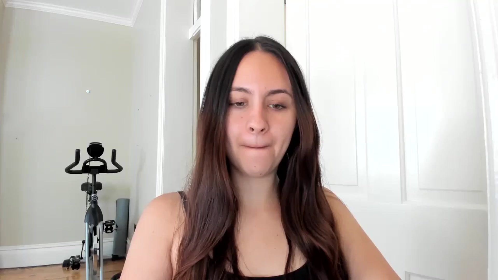 Gallery image thumbnail from urcute's myfreecams stream on, 06/15/2024, 17:30 image 10 of 20