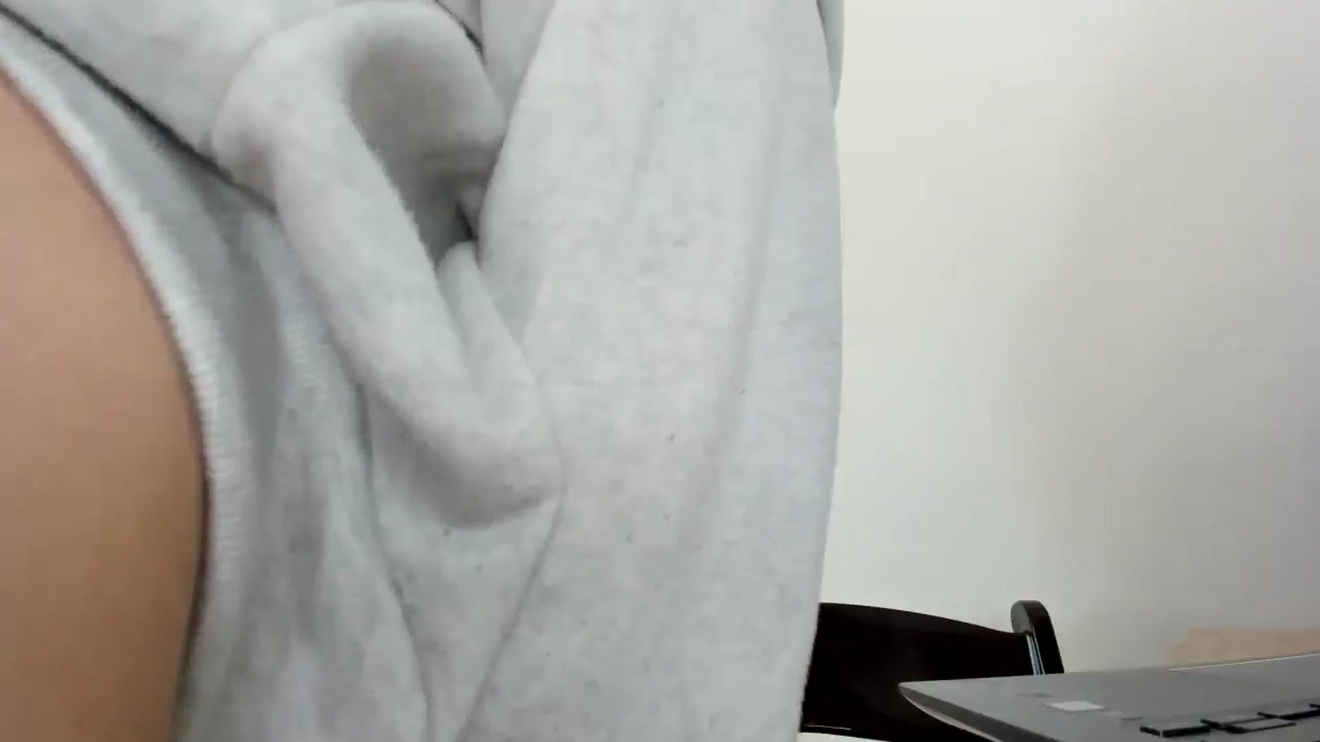 Gallery image thumbnail from urcute's myfreecams stream on, 10/16/2024, 15:58 image 12 of 20