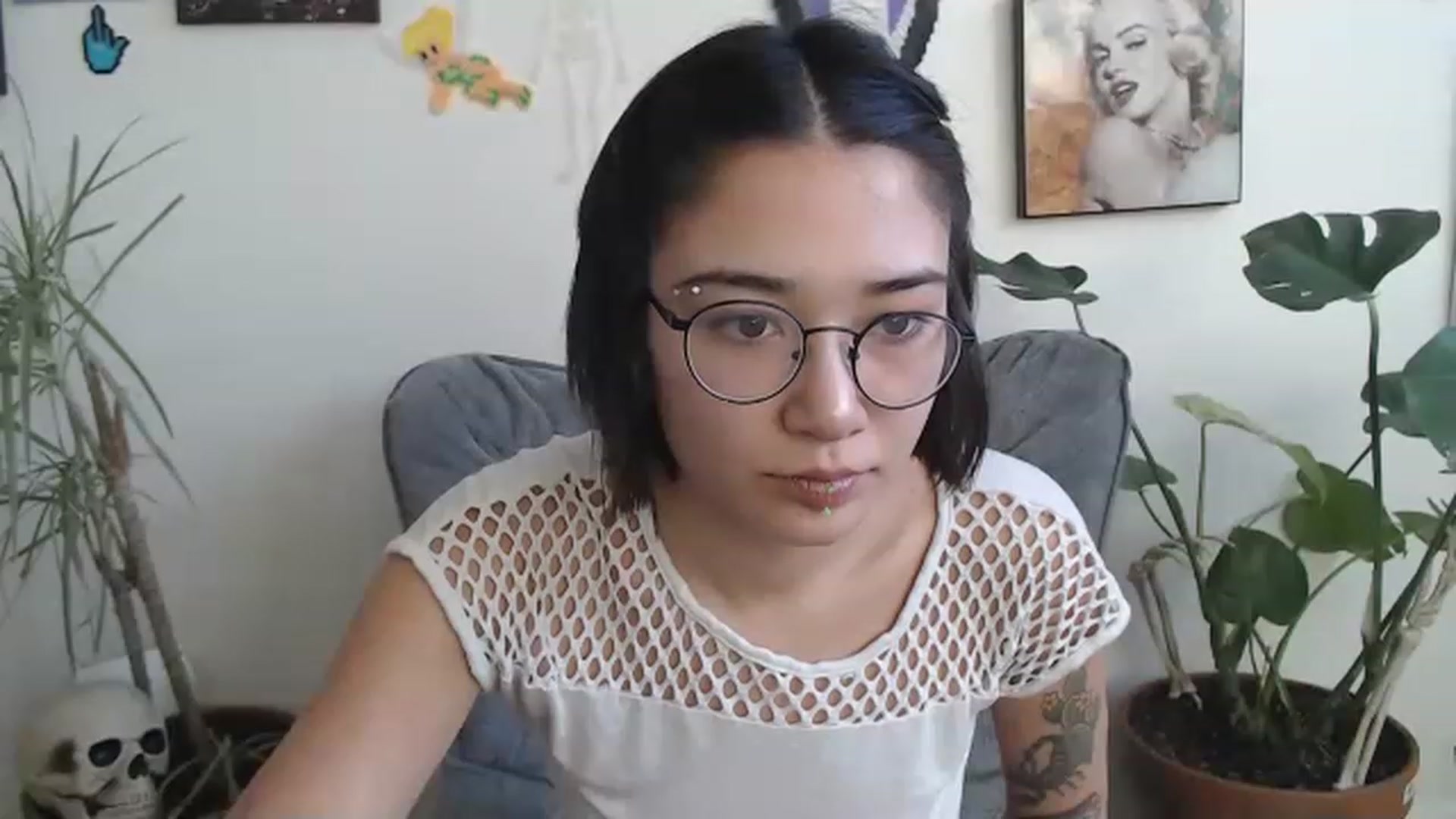 Gallery image thumbnail from urfavwasian's myfreecams stream on, 11/15/2022, 21:32 image 18 of 20