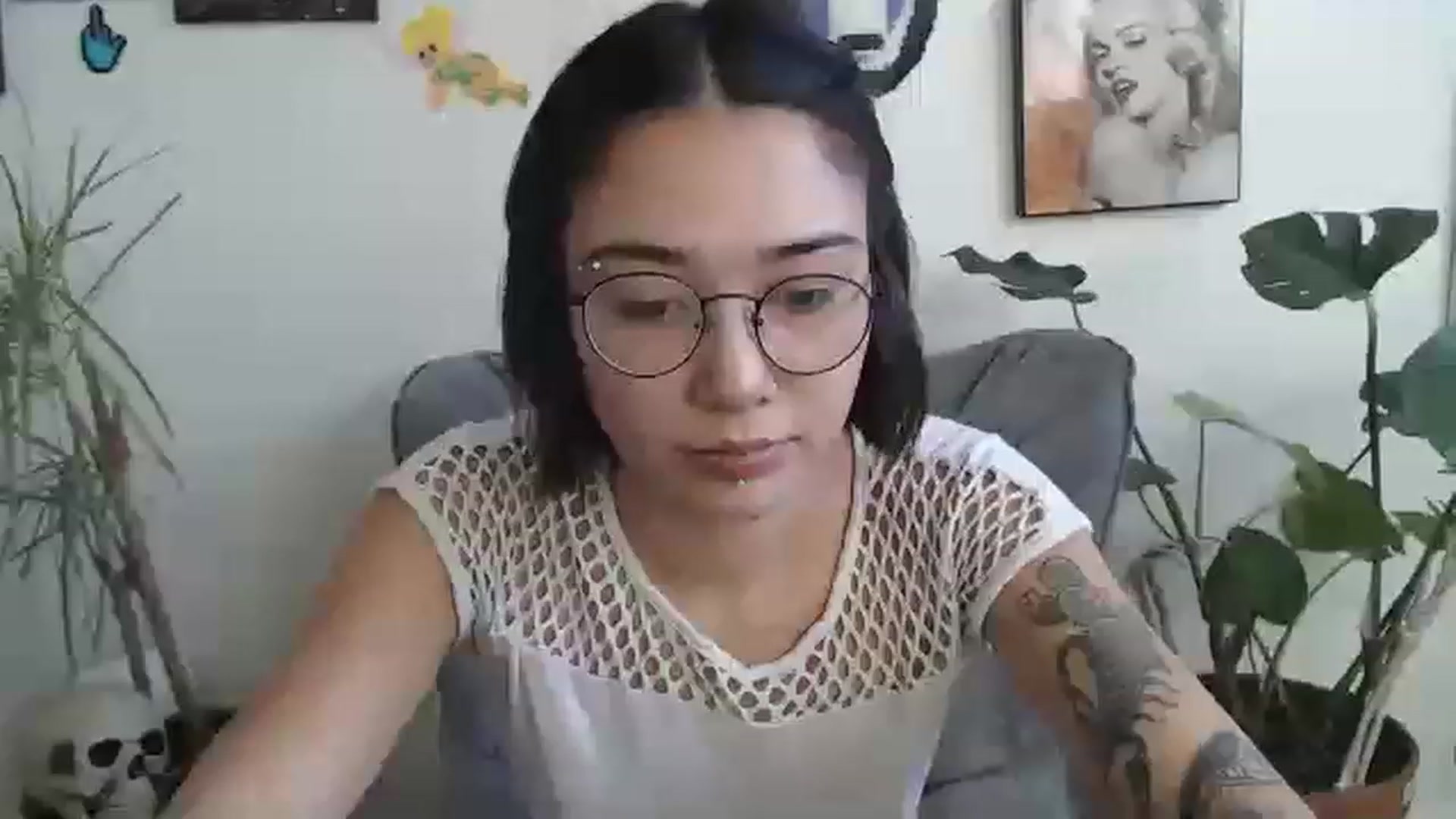 Gallery image thumbnail from urfavwasian's myfreecams stream on, 11/15/2022, 21:32 image 17 of 20