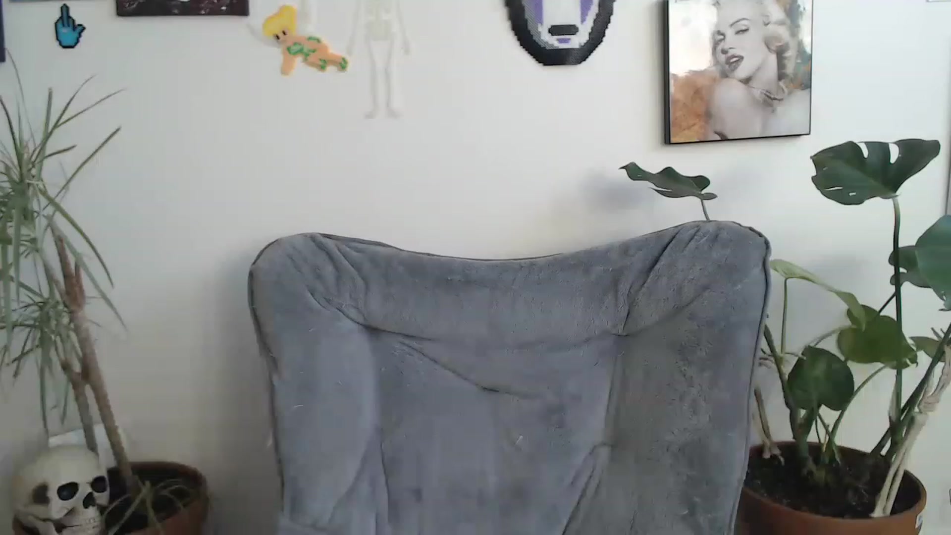 Gallery image thumbnail from urfavwasian's myfreecams stream on, 11/15/2022, 21:32 image 10 of 20