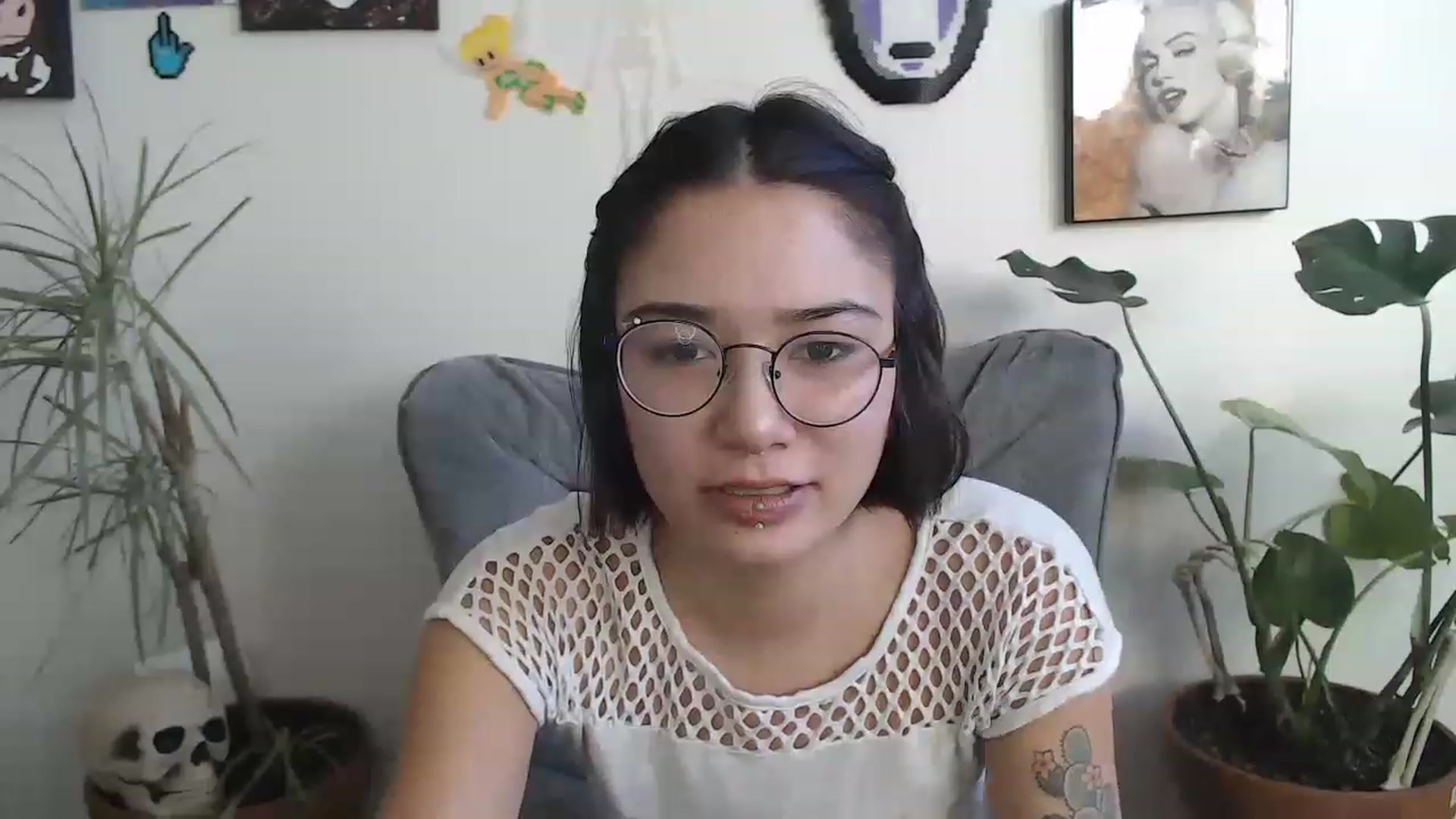Gallery image thumbnail from urfavwasian's myfreecams stream on, 11/15/2022, 21:32 image 2 of 20