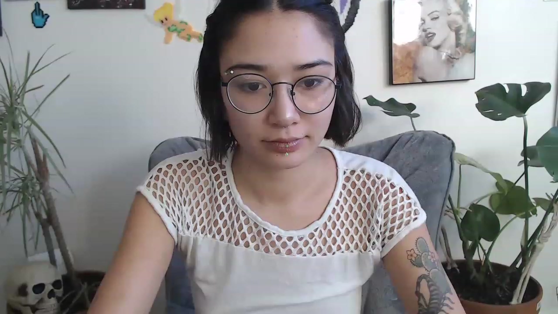 Gallery image thumbnail from urfavwasian's myfreecams stream on, 11/15/2022, 21:32 image 3 of 20