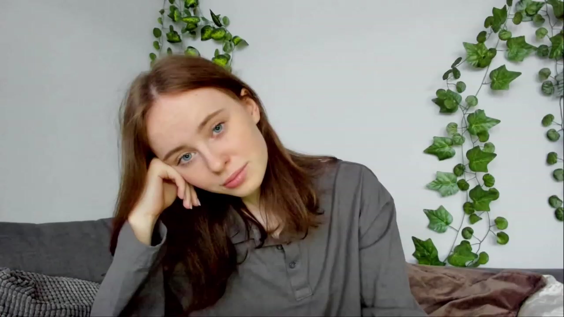 Gallery image thumbnail from userSasha's myfreecams stream on, 12/06/2022, 03:29 image 1 of 20