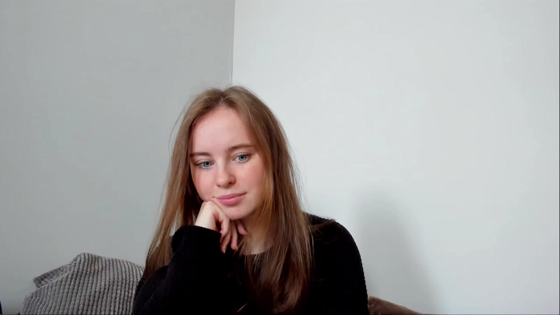 Gallery image thumbnail from userSasha's myfreecams stream on, 04/09/2023, 05:18 image 4 of 20