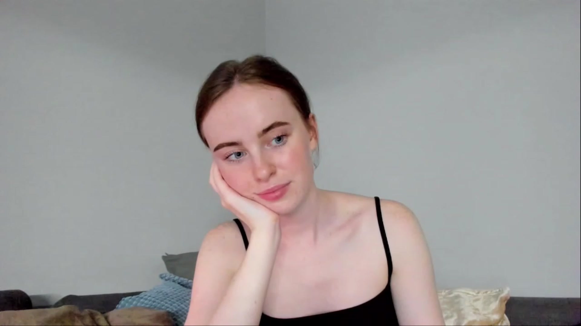 Gallery image thumbnail from userSasha's myfreecams stream on, 06/08/2023, 15:27 image 6 of 20