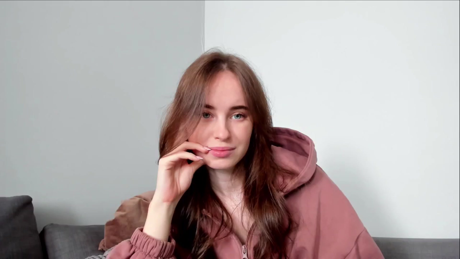 Gallery image thumbnail from userSasha's myfreecams stream on, 03/16/2024, 03:58 image 17 of 20
