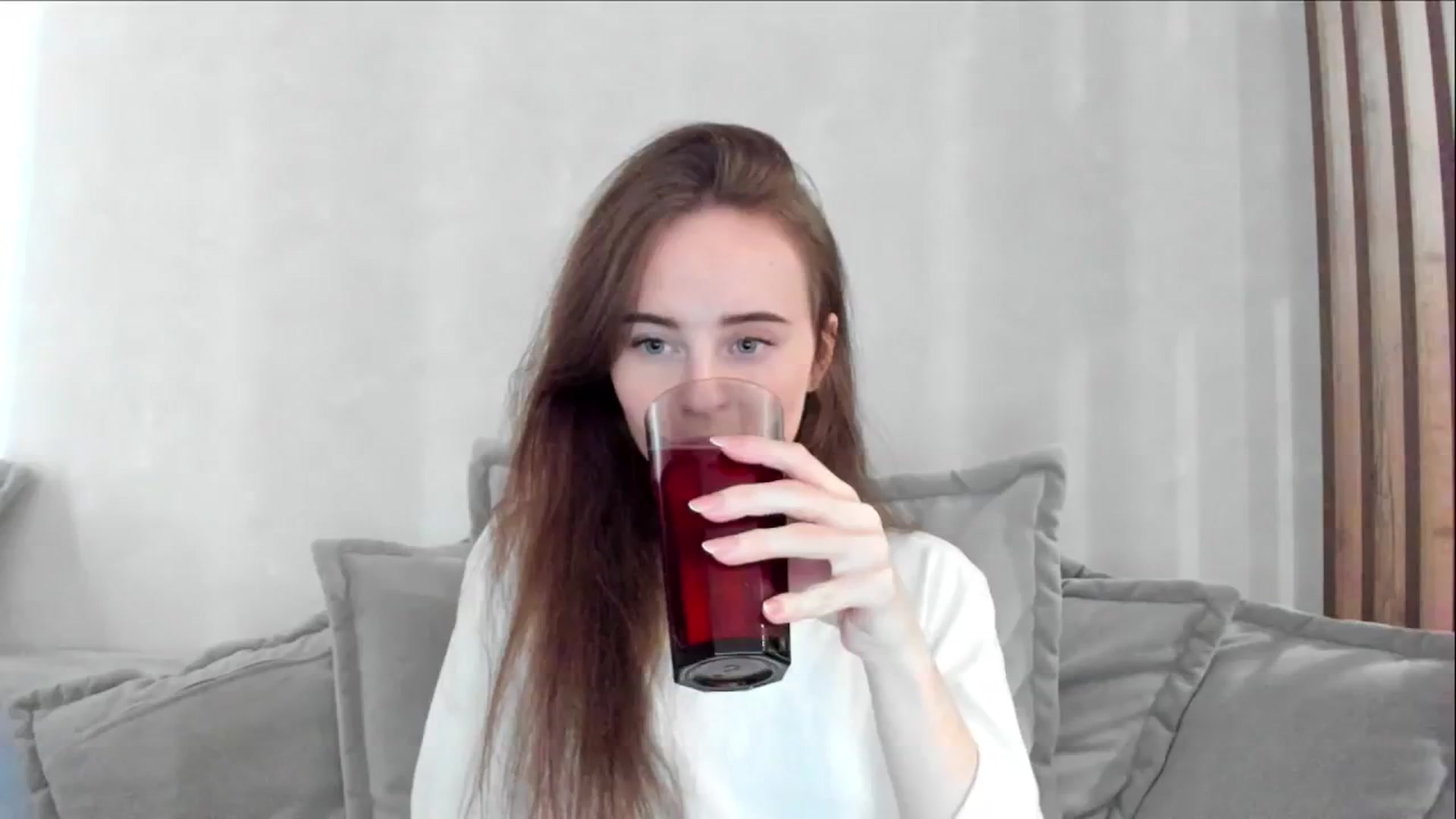 Gallery image thumbnail from userSasha's myfreecams stream on, 05/02/2024, 12:36 image 2 of 20